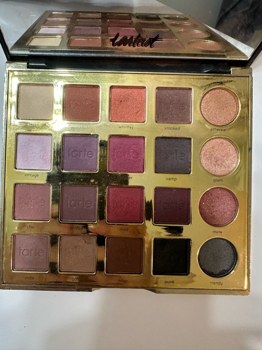 tarte gold and black tarteist PRO compact palette